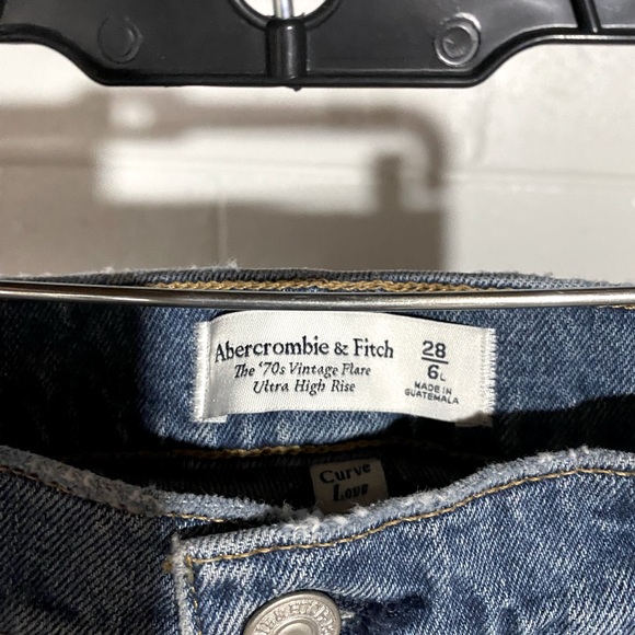 Abercrombie & Fitch 70’s Vintage Flare Ultra High Rise Jeans LONG - Picture 3 of 4